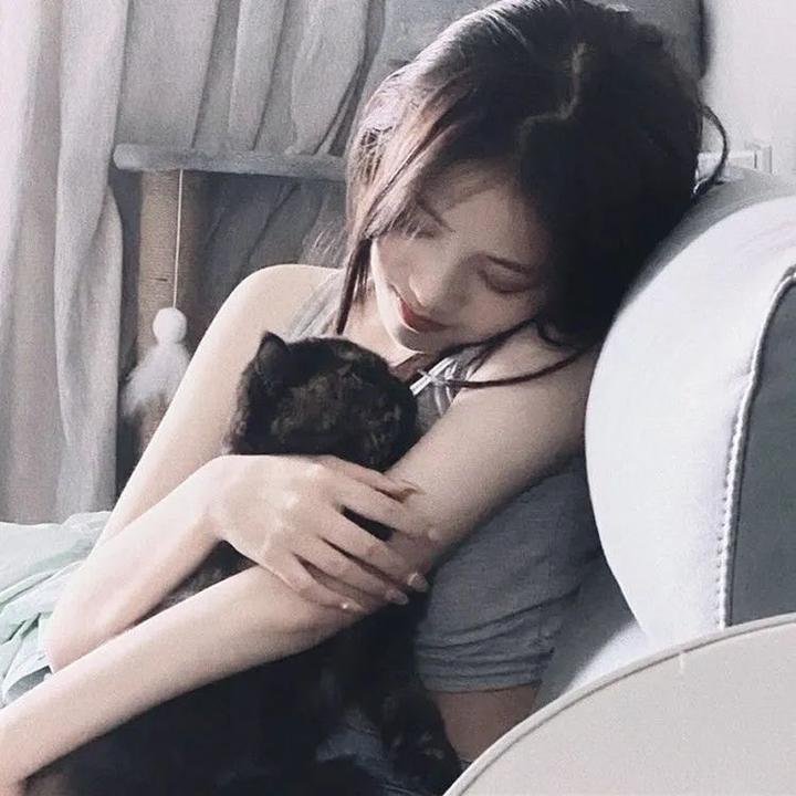 痴心寄风却成雪相思错付云与月